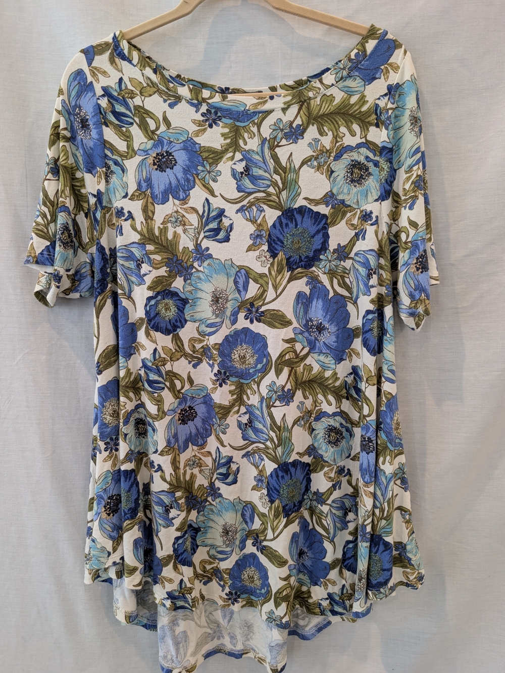 Lane Bryant 14/16 Blue Floral Scoop Neck Tunic